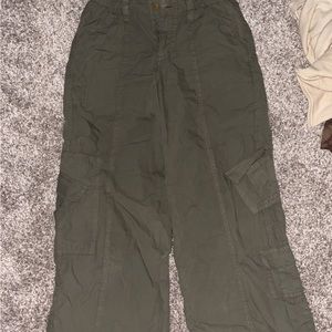 Urban outfitters green cargo pants. Size small!